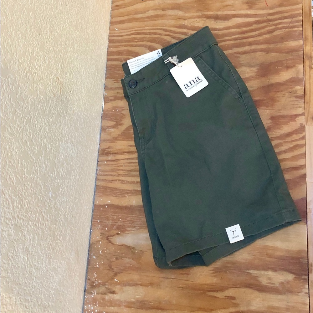 Ana twill kaki green shorts